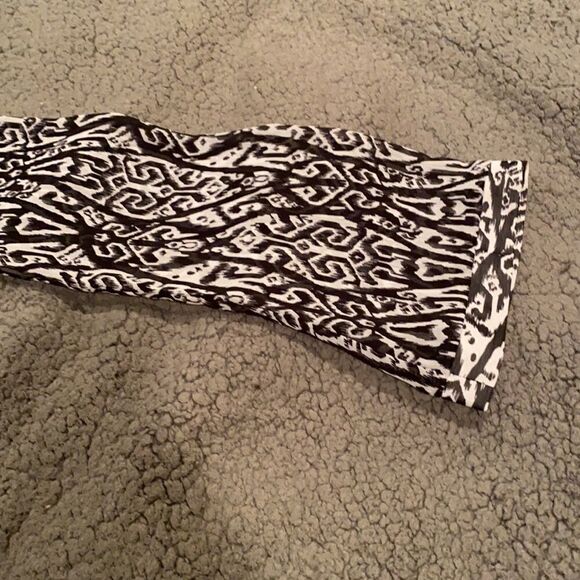 V By Eva Black White Beaded  Kimono Size Large - Picture 11 of 11